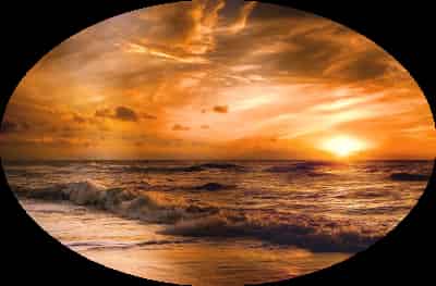 Feel the energy at TimeForTalking, online Spiritual Mentoring and Life Coaching to embrace your potential, ocean – beach – waves under dramatic sunset sky
